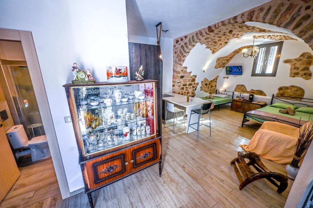 Καμάρα Χωριό Φοινίκι , Kamara Finiki Village Moláoi 外观 照片